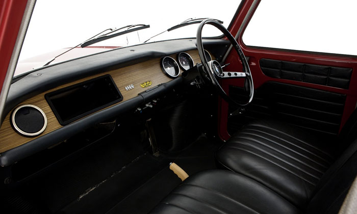 1971 renault 8 auto red interior 2