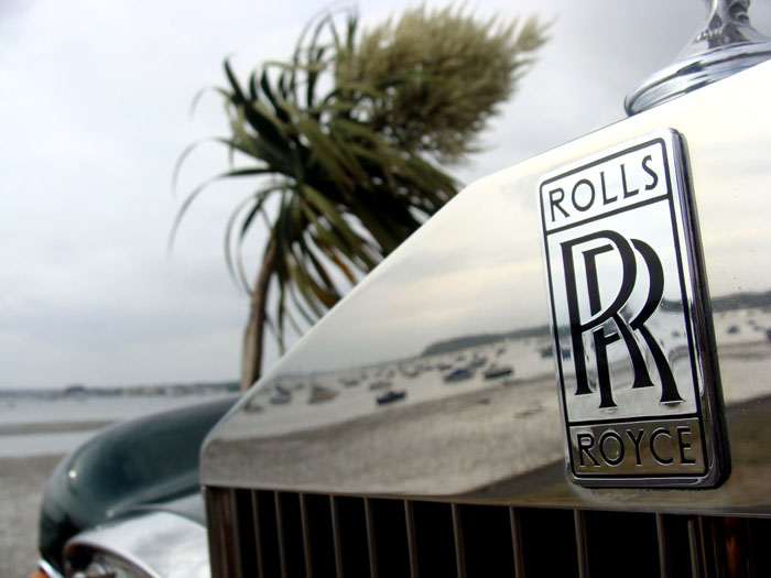 1982 rolls royce corniche series ii convertible rhd badge