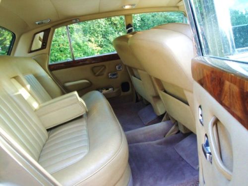 1972 rolls royce silver shadow 6.75l v8 interior 2