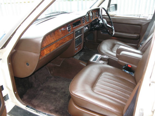 1982 rolls-royce silver spur interior