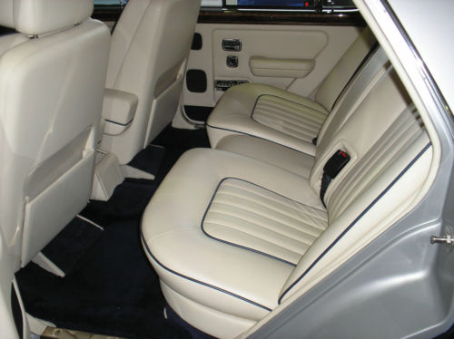 1990 rolls royce silver spirit blue interior 2