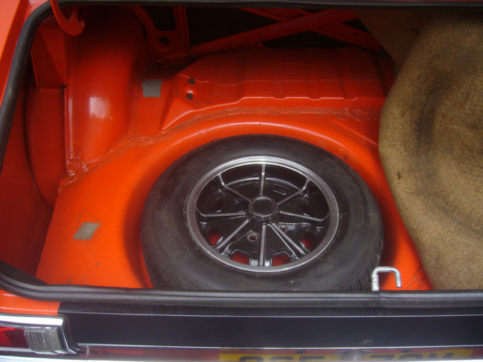 1972 Hillman Avenger 1500 Deluxe Tiger Boot Floor Spare Wheel