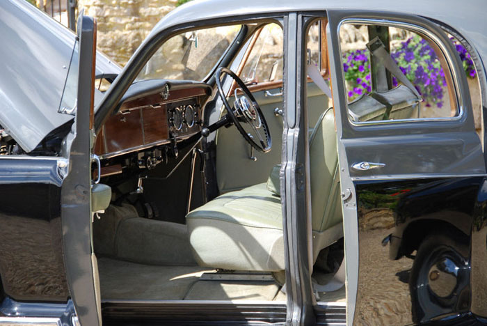 1959 rover p4 interior 2