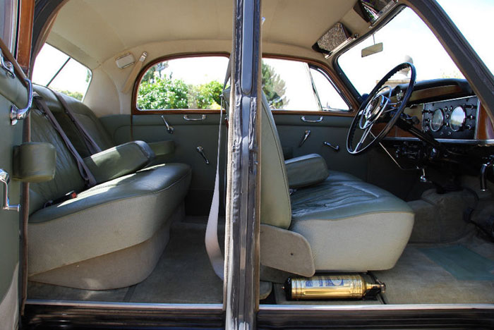 1959 rover p4 interior 3