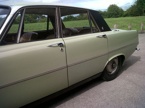 1972 Rover P6 2000 TC Side