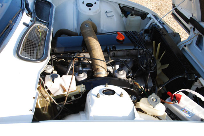 1979 series 1 rover sd1 2600 engine bay