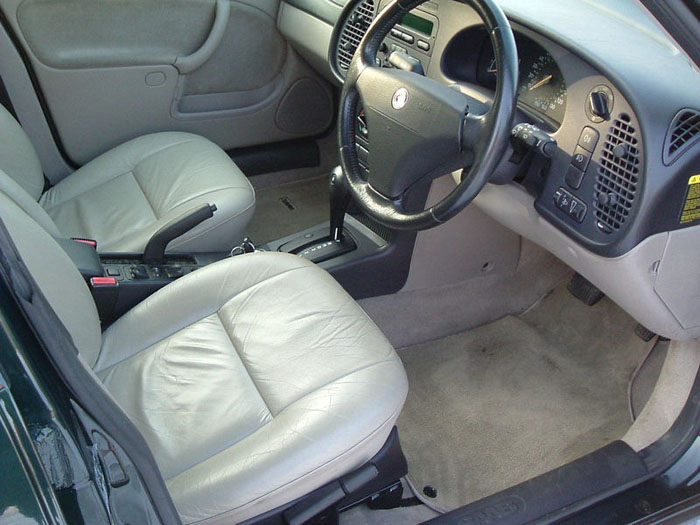 1997 saab 900 i se 2.0 litre automatic interior 1