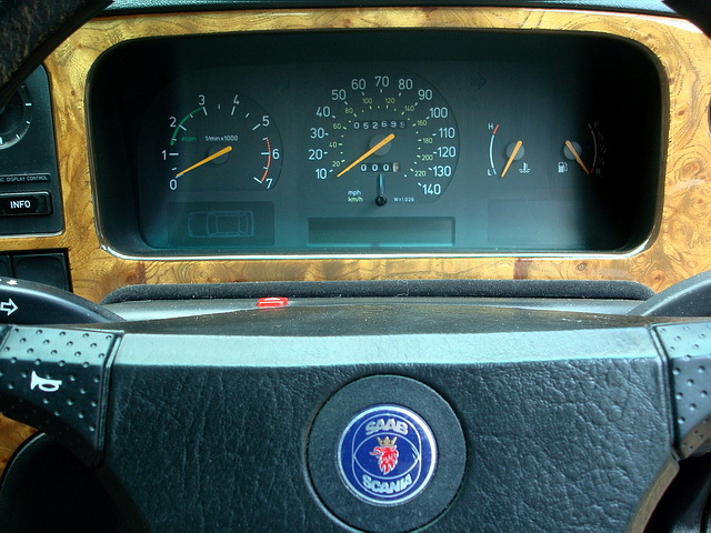 1991 Saab 9000 XSi Dashboard Gauges