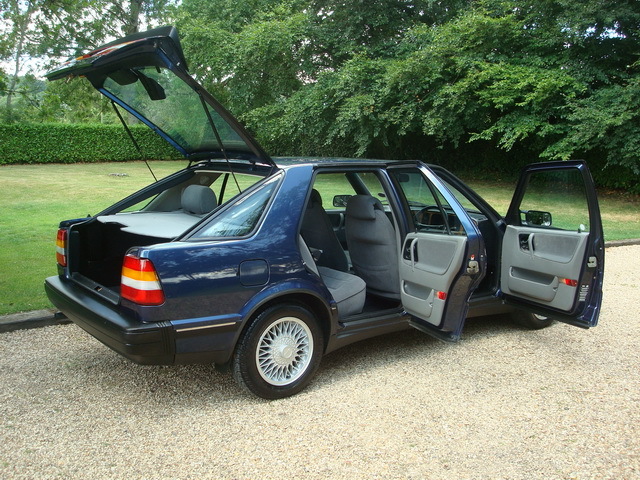1991 Saab 9000 XSi Doors Open