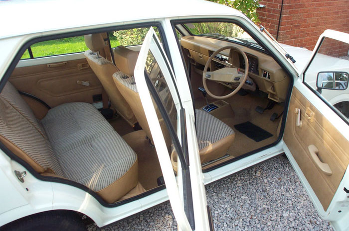 1985 suzuki alto fx 800cc interior 1