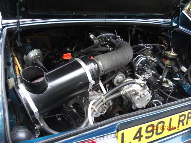 1993 tatra 613-5 engine bay 1