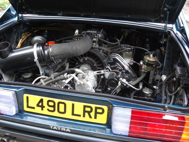 1993 tatra 613-5 engine bay 2