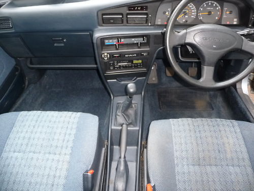1990 h toyota carina interior 1