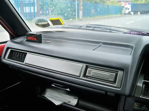 1987 toyota corolla ke70 dx 1.3l dashboard