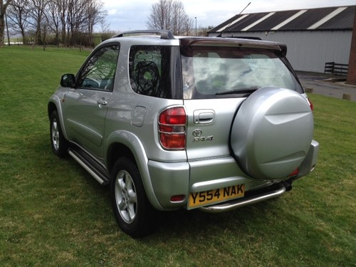 2001 Toyota RAV4 NRG VVTI Automatic 3