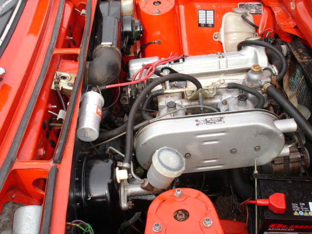 1977 triumph dolomite 1850hl engine bay