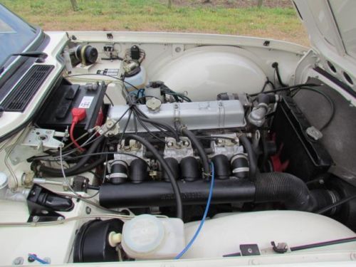 1977 Triumph TR6 Engine Bay