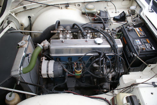 1970 triumph tr6 engine bay 1