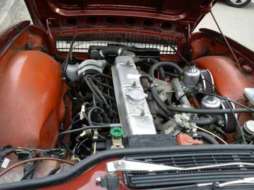 1972 triumph tr6 150bhp 2.5 litre 6 cylinder engine engine bay