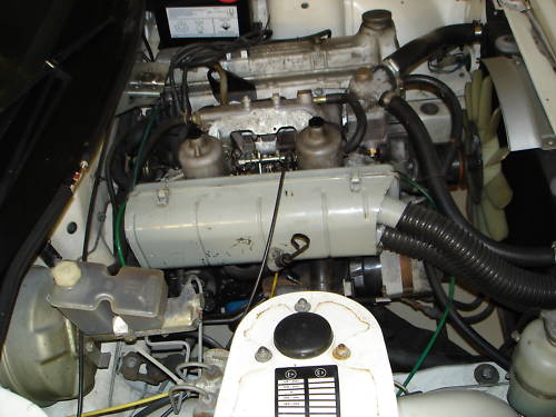 1977 triumph tr7 auto white engine bay 2