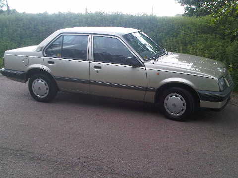 1988 vauxhall cavalier l silver 2