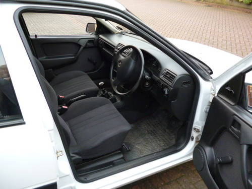 1989 Vauxhall Cavalier MK3 1.4 L Front Interior