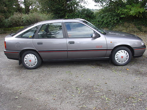 1989 Vauxhall Cavalier Mk3 2.0i SRI  Hatchback Side