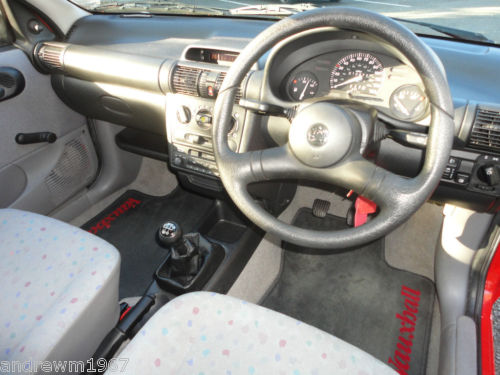 1999 vauxhall corsa interior 2