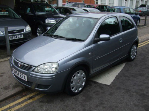 2004 54 plate vauxhall corsa 1.4i design automatic 1