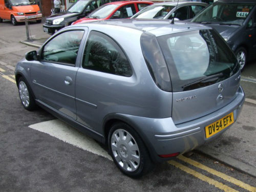 2004 54 plate vauxhall corsa 1.4i design automatic 3