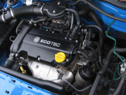 2001 vauxhall corsa 1.2 comfort engine bay