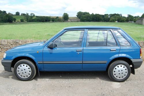 1991 Vauxhall Nova 1.2 Luxe Side