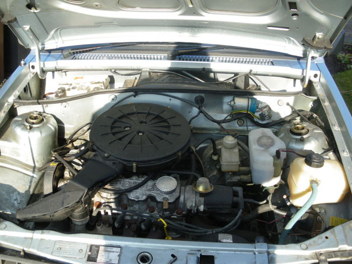 1986 vauxhall nova engine bay