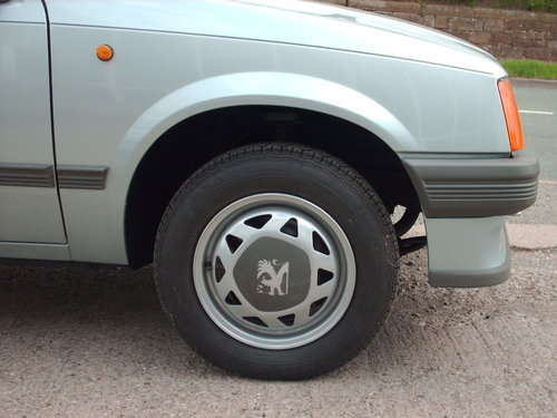 1986 Classic Vauxhall Nova 1.2L 4 DR Saloon Wheel