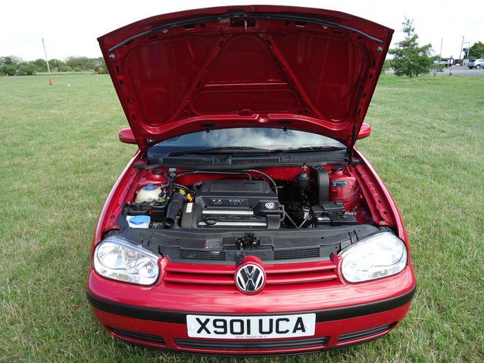 2000 Volkswagen Golf MK4 1.4S Engine Bay