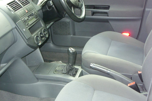 2003 volkswagen polo fsi se silver 1400cc interior 1