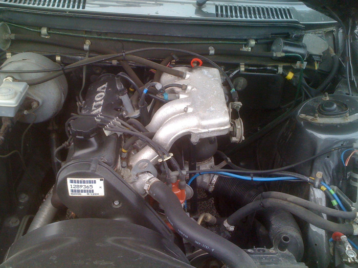 1990 Volvo 240 GLT Engine Bay