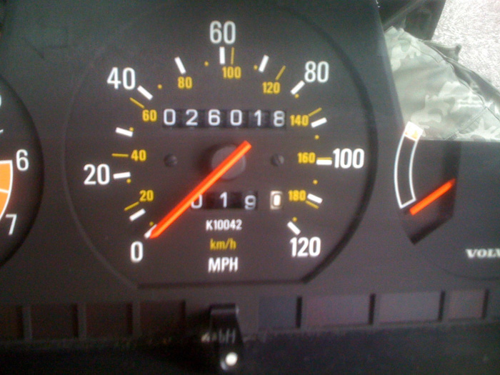 1990 Volvo 240 GLT Speedometer