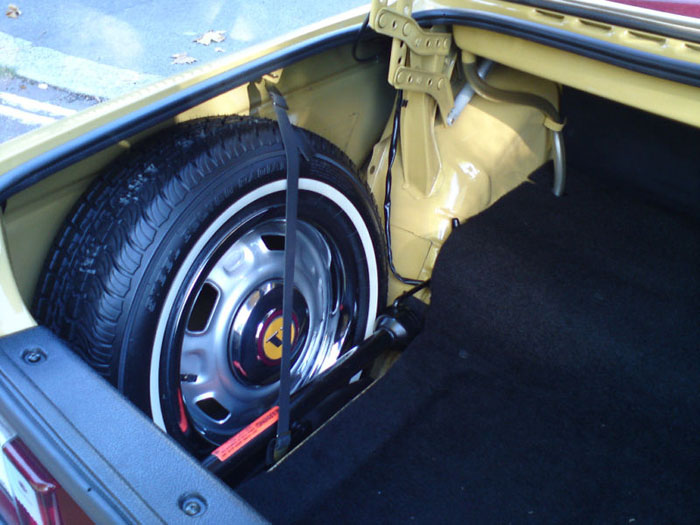 1979 volvo 244 dl auto yellow boot
