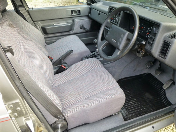 1991 Volvo 340 LE Front Interior 1