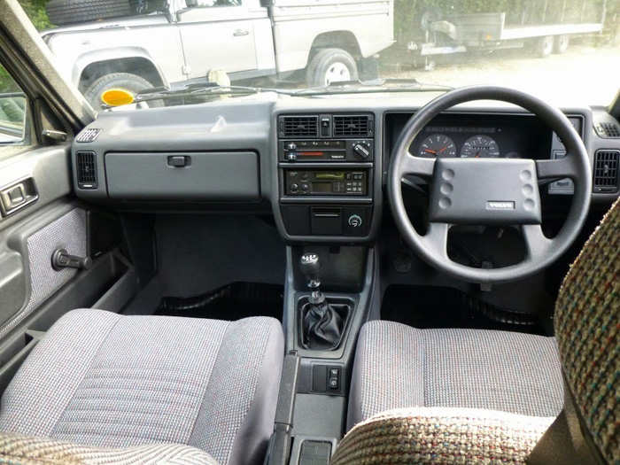 1991 Volvo 340 LE Front Interior 2