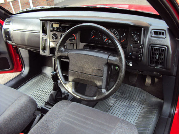 1994 volvo 440 li red interior 2