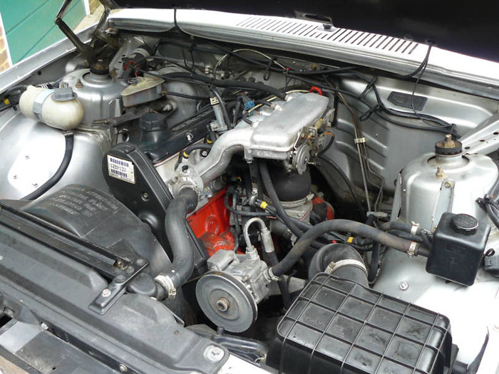 1989 volvo 740 gl silver engine bay 2