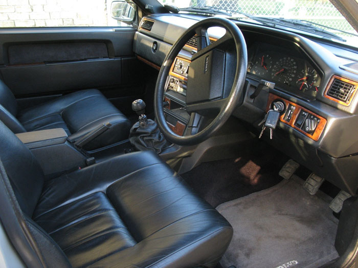 1992 Volvo 940 SE 2.0L Turbo Wentworth Interior