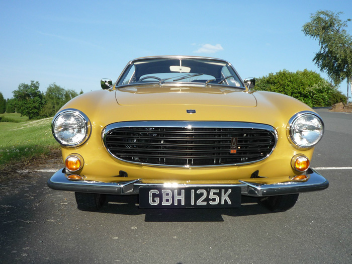 1971 Volvo P1800E Front