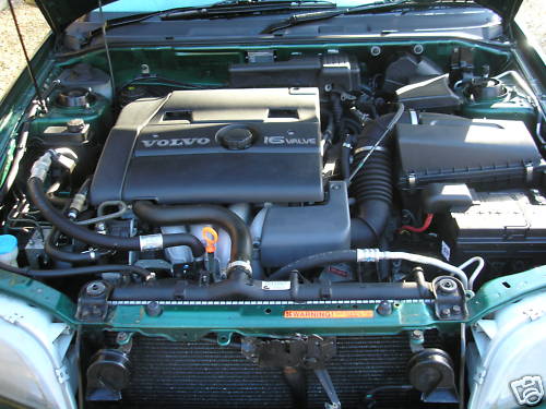 volvo s40 cd 2.0i automatic engine bay