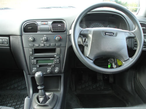 2001 Volvo S40 1.6i Interior Dashboard