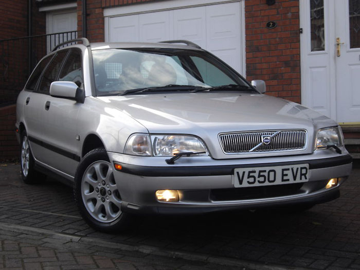 2000 volvo v40 xs silver 1