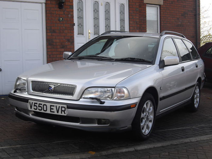 2000 volvo v40 xs silver 2