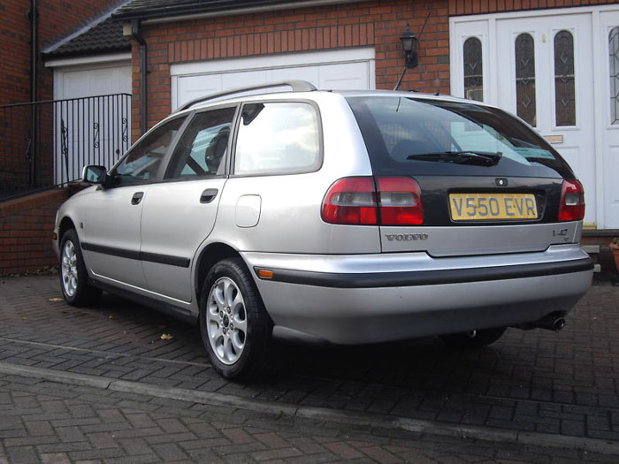 2000 volvo v40 xs silver 3